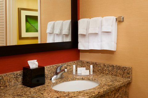 Courtyard by Marriott Detroit Utica
