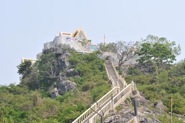 Wat Khao Chong Krachok