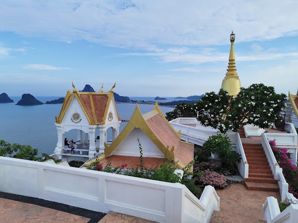 Wat Khao Chong Krachok