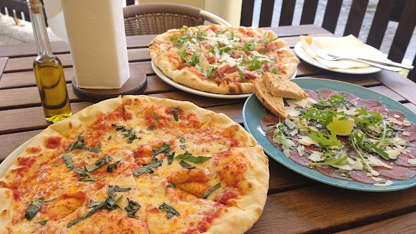 Papa's Living Restaurant