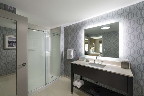 Hampton Inn & Suites Portsmouth Downtown