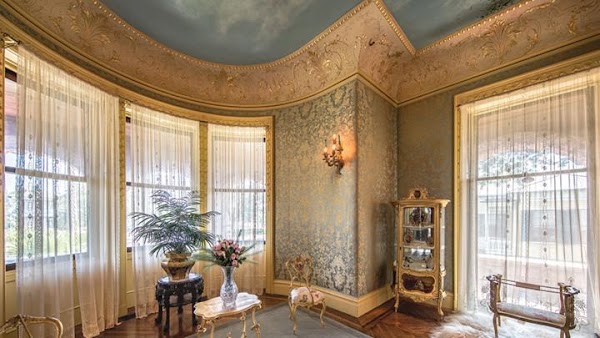 Moody Mansion