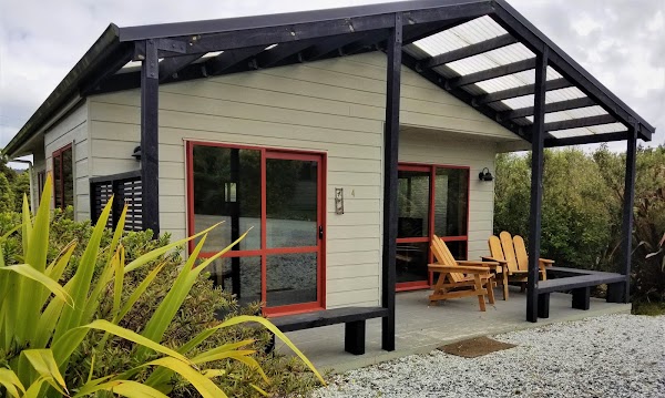 Whistling Frog - Cafe, Bar, Dining, Camping, Lodging - Catlins, NZ