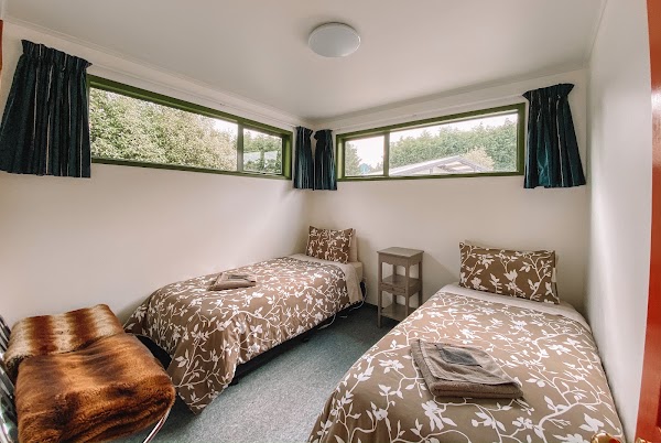 Whistling Frog - Cafe, Bar, Dining, Camping, Lodging - Catlins, NZ