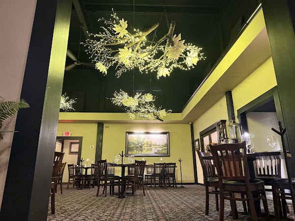 Eighteen Ninety Grille and Lounge