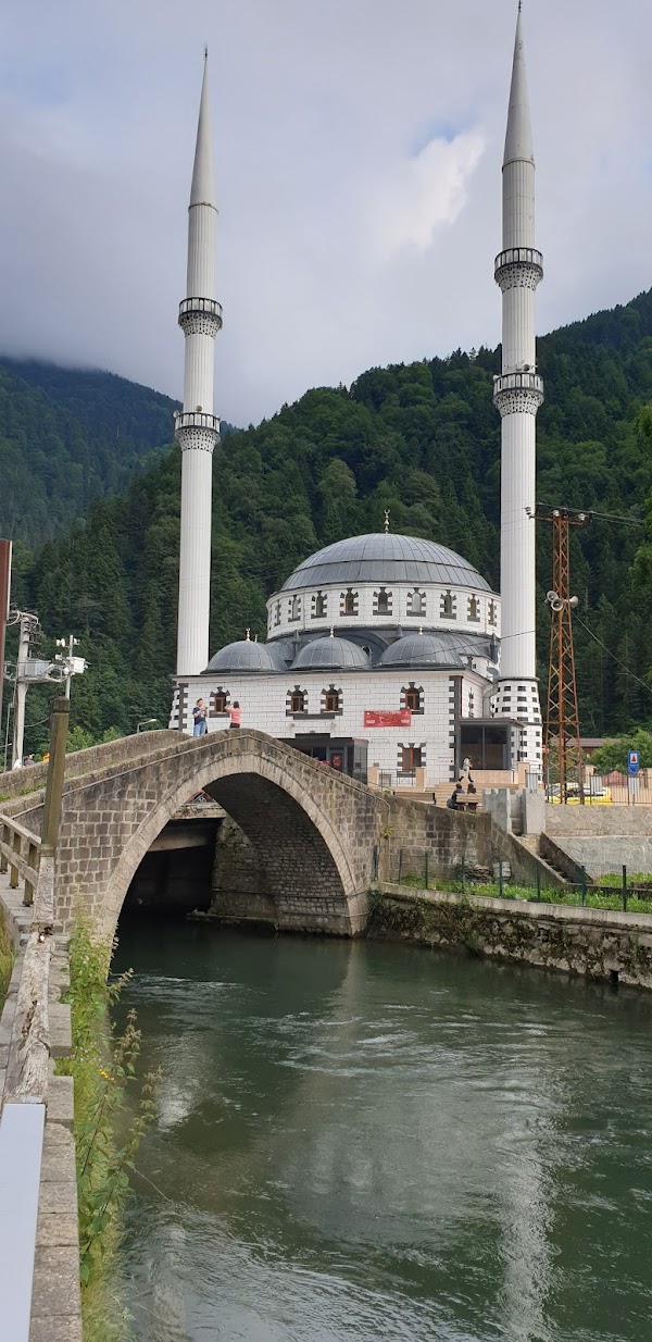Uzungöl Cami