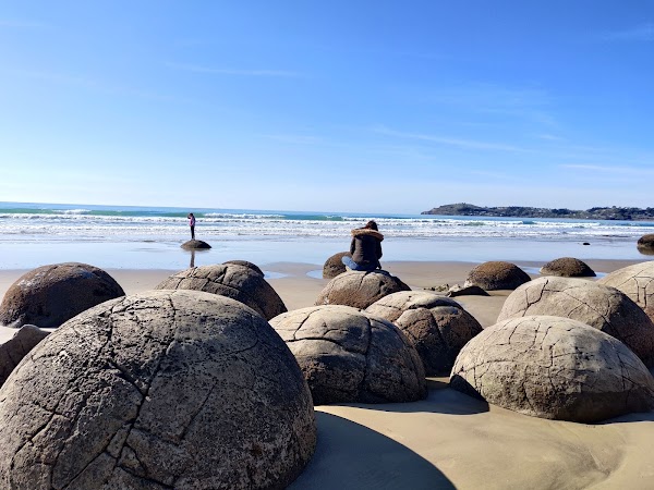 Moeraki Boulders Beach