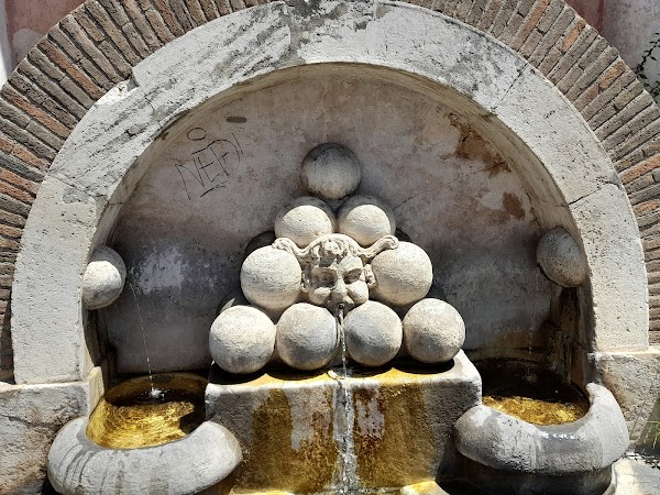 Fountain of the Cannonballs