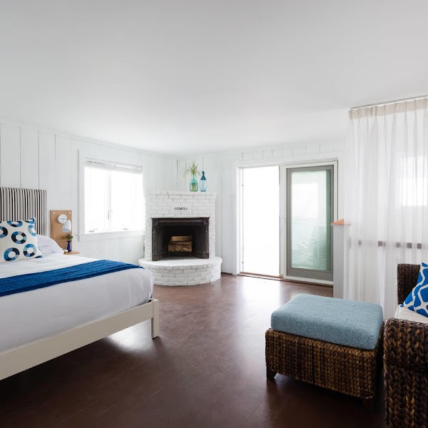 Blue - Inn on the Beach