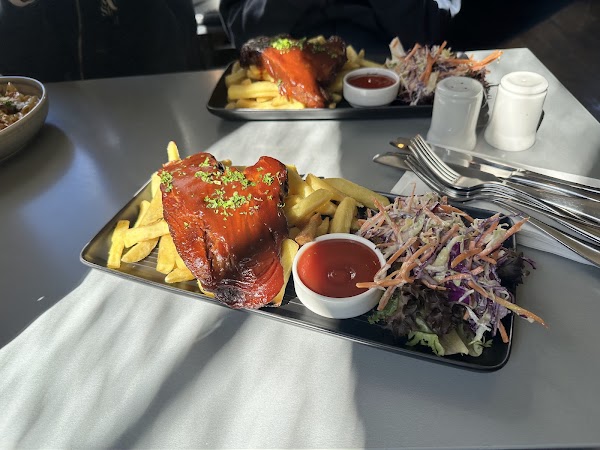 Fat Sally's Pub and Restaurant