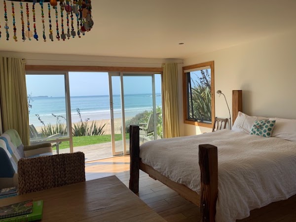 Curio Bay Accommodation