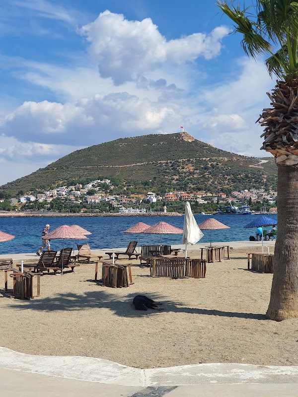 Yeni Foça Halk Plajı