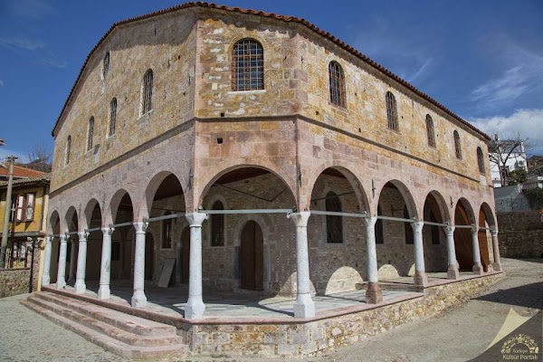 Taksiyarhis Memorial Museum