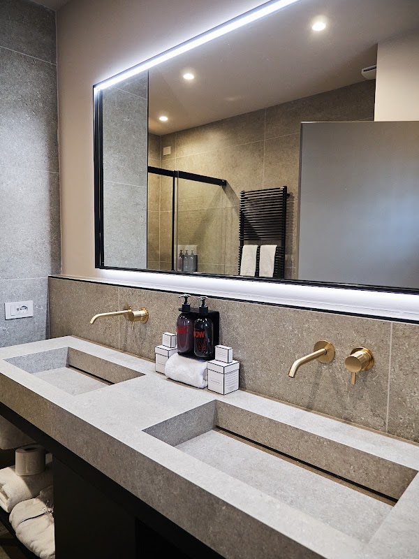 The Glam Boutique Hotel & Apt.