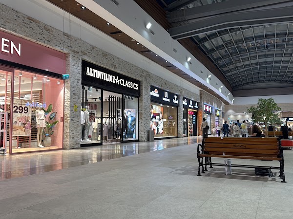 Highway Outlet