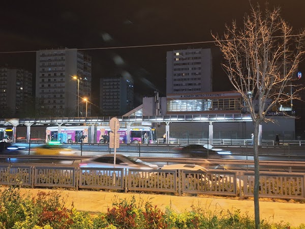 Şirinevler Meydanı Atatürk Anıtı