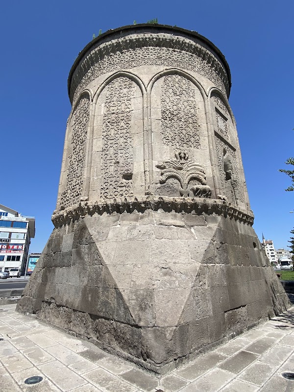 Döner Kümbet