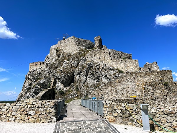 Burg Theben
