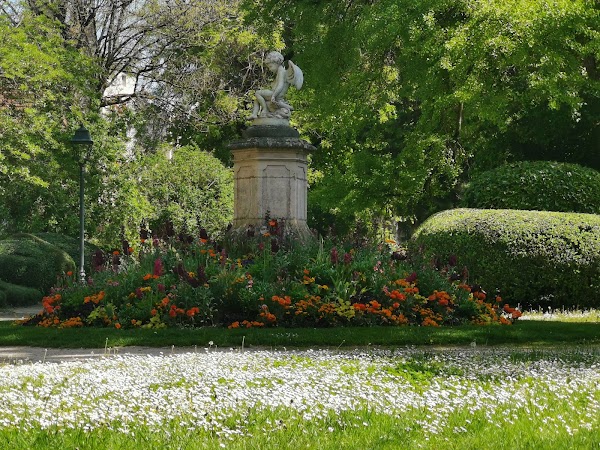 Square des Lions