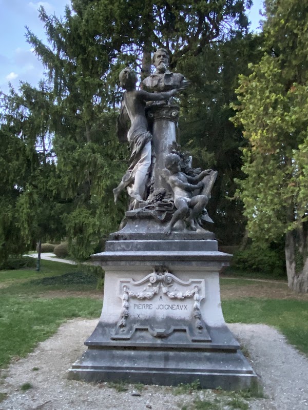Square des Lions
