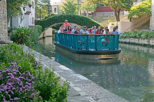 GO RIO San Antonio River Cruises