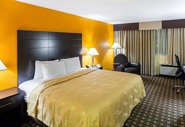 Quality Inn & Suites Cincinnati Downtown Area