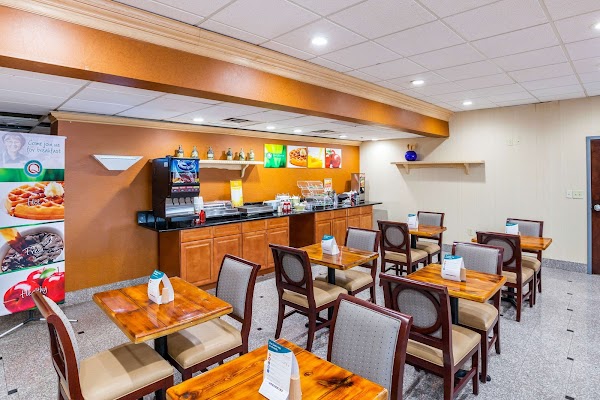 Quality Inn & Suites Cincinnati Downtown Area