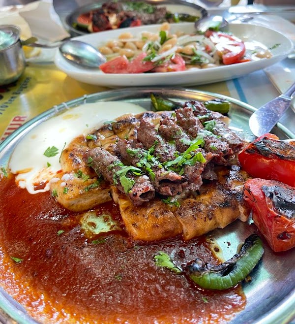 Doyuran Manisa Kebap