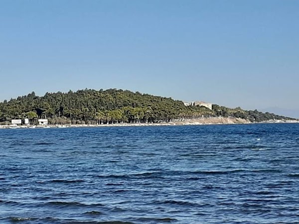 Karantina Island