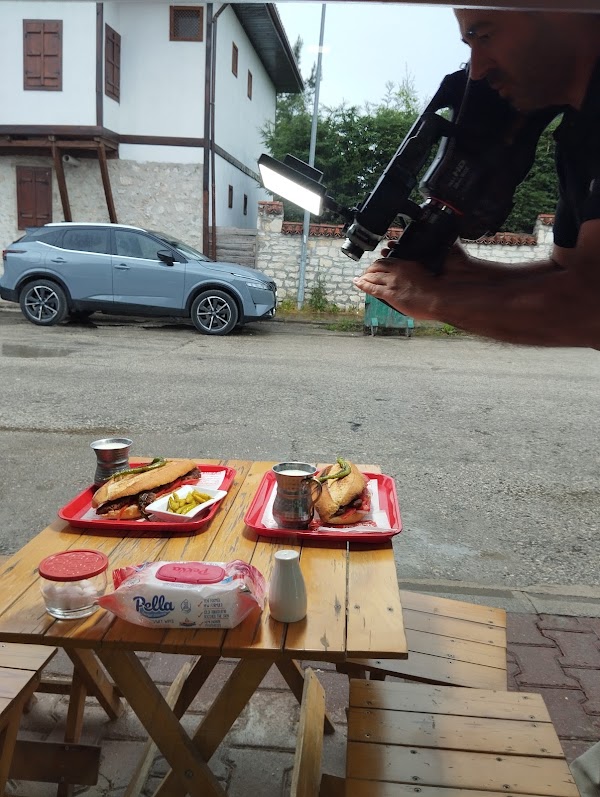 KÖFTECİ HAKKI USTA