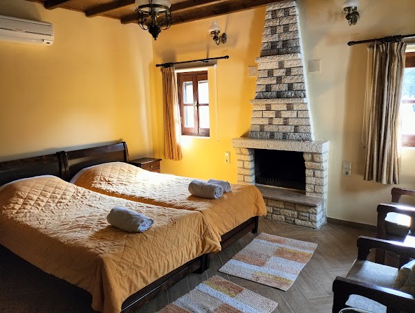 PIGES HOTEL at Acheron Springs