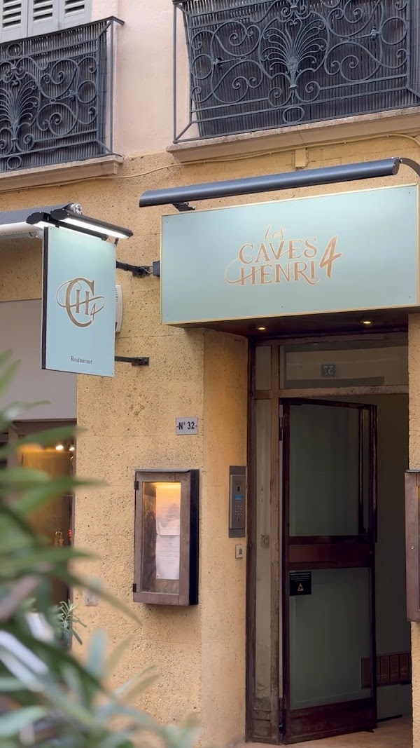 Restaurant LES CAVES HENRI 4