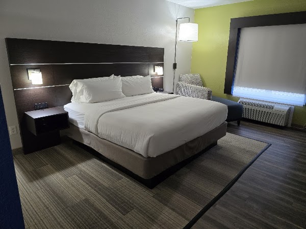 Holiday Inn Express & Suites Port Lavaca