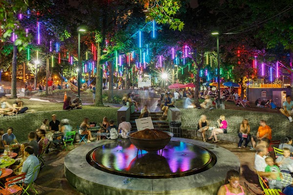 Spruce Street Harbor Park