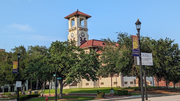 Historic City Hall Arts & Cultural Center