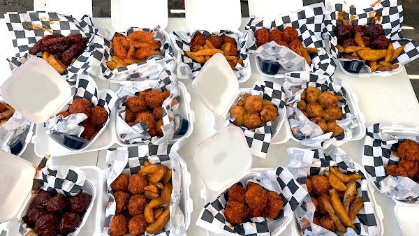Los Ultimos Boneless