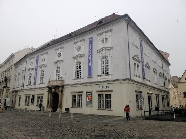 Cabbage Market Sqaure