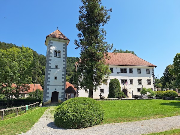 Polhograjska graščina Polhov Gradec