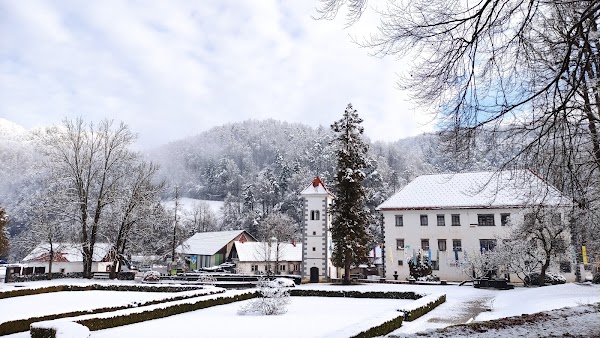 Polhograjska graščina Polhov Gradec