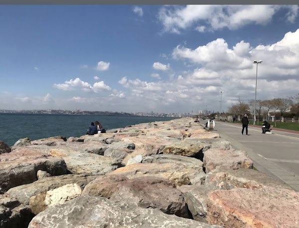 Kadıköy Moda Sahil Parkı ve Yürüyüş Yolu