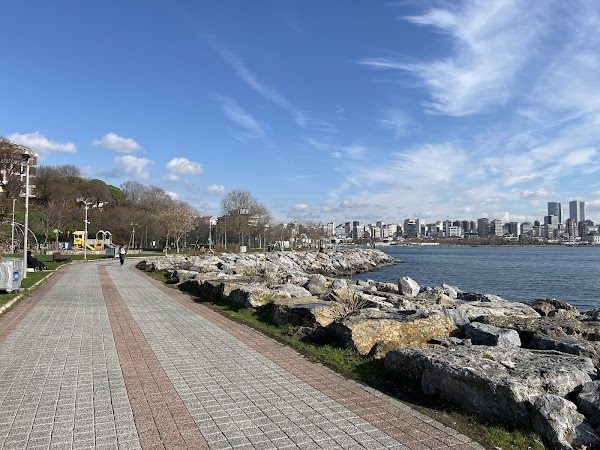 Kadıköy Moda Sahil Parkı ve Yürüyüş Yolu