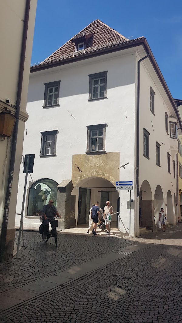 Via dei Portici