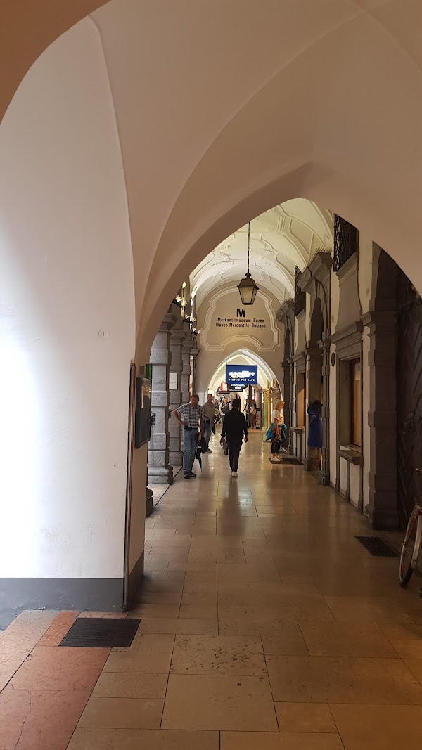 Via dei Portici