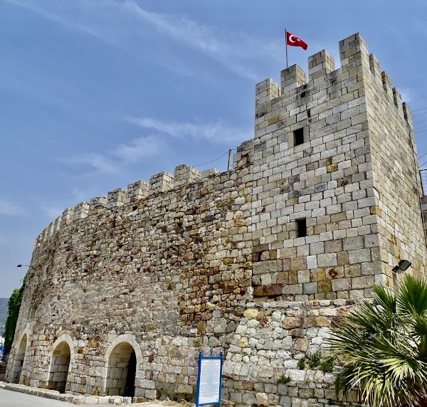 Beş Kapılar Kalesi
